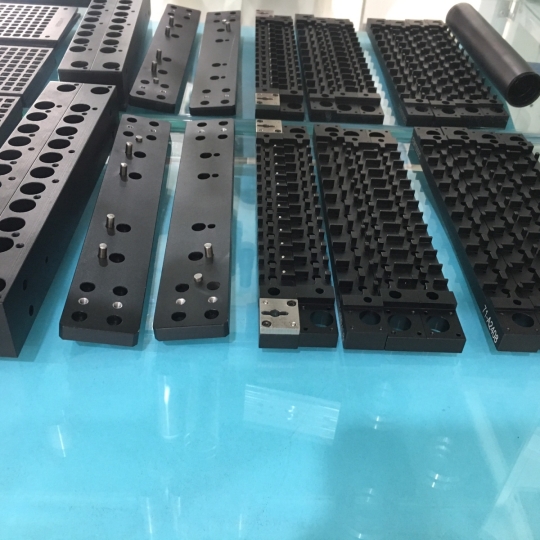 Linh kiện máy sản xuất điện tử 2